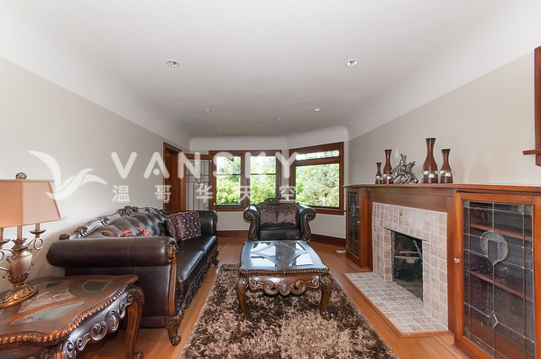 260805151357_living room.jpg